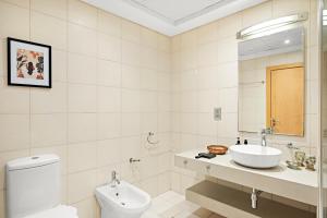 VayK - Beachfront 1BR on Palm Jumeirah with Sea View