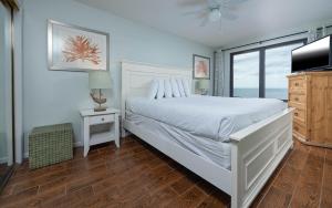 Island Winds West 879