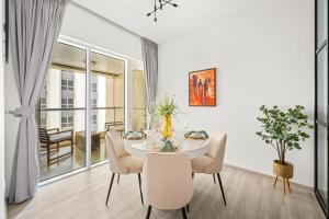 VayK - Contemporary 2BR in Dubai Marina