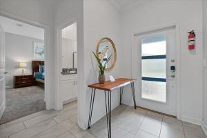 Storey Lake 4 Bedroom Lakeview Private Pool near Disney Universal SeaWorld Free Resort Access