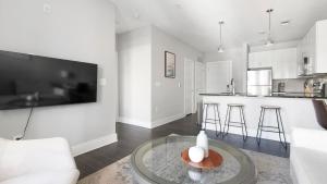 Landing Chic 1BD Pool Gym