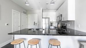 Landing Chic 1BD Pool Gym