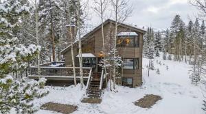 Peaceful 5BR Retreat with Hot Tub