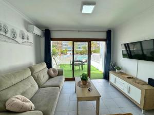 Tropical Terraza a la Piscina