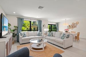 Ground Floor Luxury - Your choice of 2 Bikes or Kayak Rental - Steps to Beach!