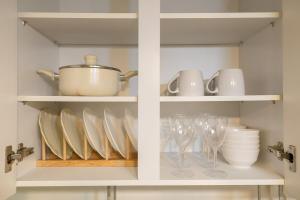 Seoul Station,3R6B, 12-person family, group, Myeongdong, Itaewon, cinema, free parking