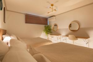 Seoul Station,3R6B, 12-person family, group, Myeongdong, Itaewon, cinema, free parking