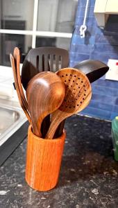 Spacious 6BR Villa in 32 Le More Birmingham with 7 Beds and Free Onsite Parking