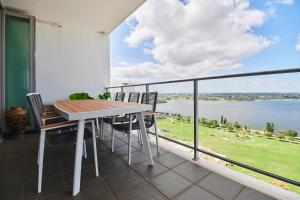 Penthouse Style Apartment, Parking, Pool, Gym