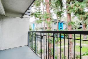 Blueground Burbank fully furnished equipped LAX-1272