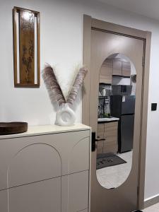 Blush & Midnight Studio - Near UN, VM & Two-Rivers