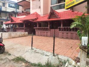 Lillas home, apartment with kitchen facility and swimming pool