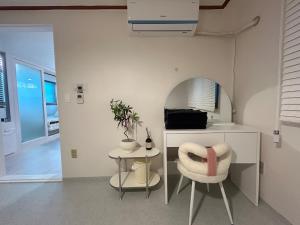 16 people,3R5B,Myeongdong,Seoul Station,Itaewon