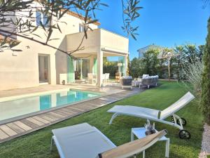 Villa Contemporaine avec Piscine chauffée