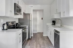 Blueground Midtown pool nr Stanford Park SFO-1895