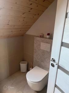 Zrub Kriváň Drevená chata s výhľadom na Tatry