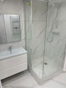 Typical Flat 4 Guests Best Neighborhood