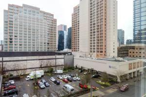 Blueground Northwest Bellevue rooftop nr Bellevue Park SEA-973