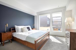 Blueground Downtown rooftop nr Santa Monica Pier LAX-96