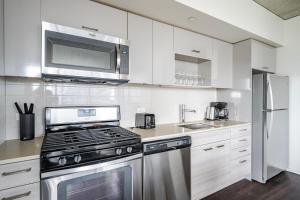 Blueground Denny Triangle rooftop pool nr Seattle Art Museum SEA-995