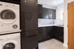 Waters Edge 16, Heron Lodge