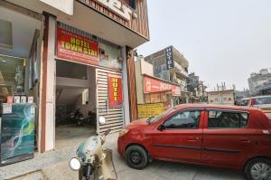 Hotel Town Stay Near Rajiv Gandhi Cancer Hospital Rohini