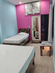 Shree Radha home stay nearby ghats & kaal bhairav temple