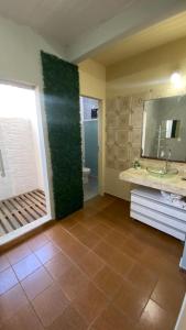 Casa aconchegante com 2 quartos com ótima localização em Guarapari