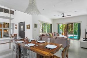 Amazing 4BR house with private pool