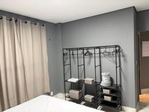 Quarto suíte a passos do PVH shopping