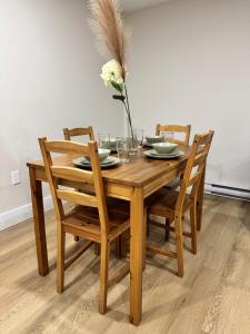 New Modern Private Suite Near Champlain Mall