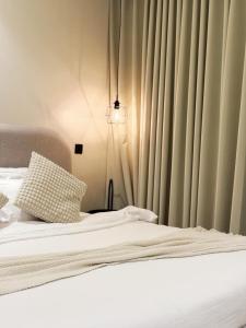 شقة انيقة بصالة وغرفة نوم