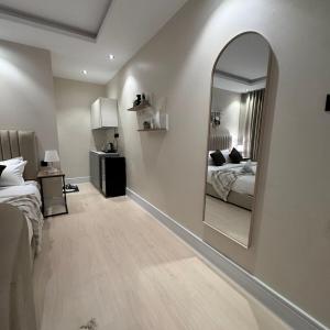 استديو واسع بتصميم مميز ودخول ذاتي