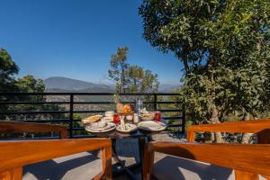 SaffronStays The Unwind Chalet Majestic Suites