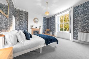 Perfect Georgian Christmas Getaway