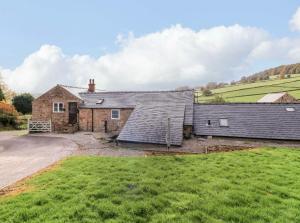 Peaceful Dog-Friendly Stone Country Retreat