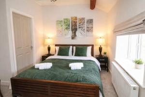 Peaceful Dog-Friendly Stone Country Retreat