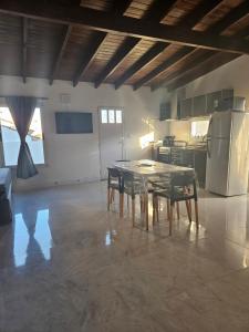 Deptos nuevos a 50m del centro y 150 de la playa