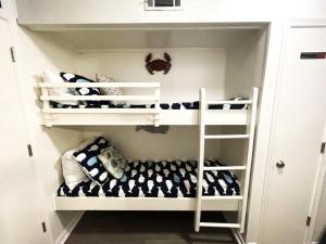 Ocean Villa A111 - Beach Front Sleeps 6