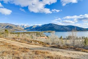 Ski, Hike and Snowmobile Mtn-View Grand Lake Gem!