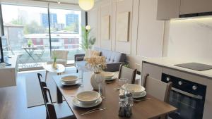 HOM I Metro Santa Isabel I Providencia I AA I 2PAX GB105