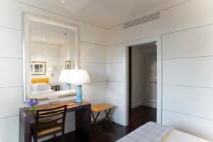 Classic Double Room with City View