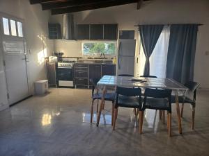 Deptos nuevos a 50m del centro y 150 de la playa