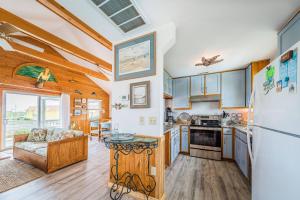 This is it - Nags Head MP 16, Ocean View, 75 Yards to Beach, Elevator, Wheelchair Friendly, Flex Stays