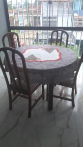 Quarto suíte a passos do PVH shopping