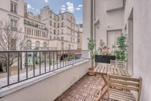 Charming two-room apartment with terrace in Saint-Germain-des-Prés