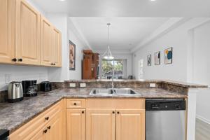 Fresh & Modern Melrose 2BR 2 BATH- Great for Families