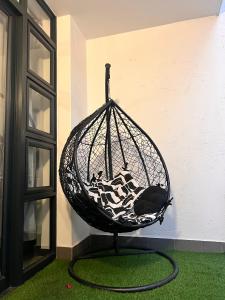 Spacious 2BR Apt Minutes from Rosebank Mall & Gautrain