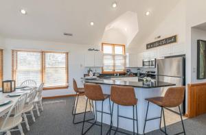 Tranquility - Pine Island, Lakefront, Pool in 2027, Hot Tub, 2 Community PoolsTennisPlayground