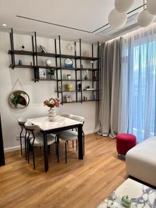 Lake view luxury sunset apartament